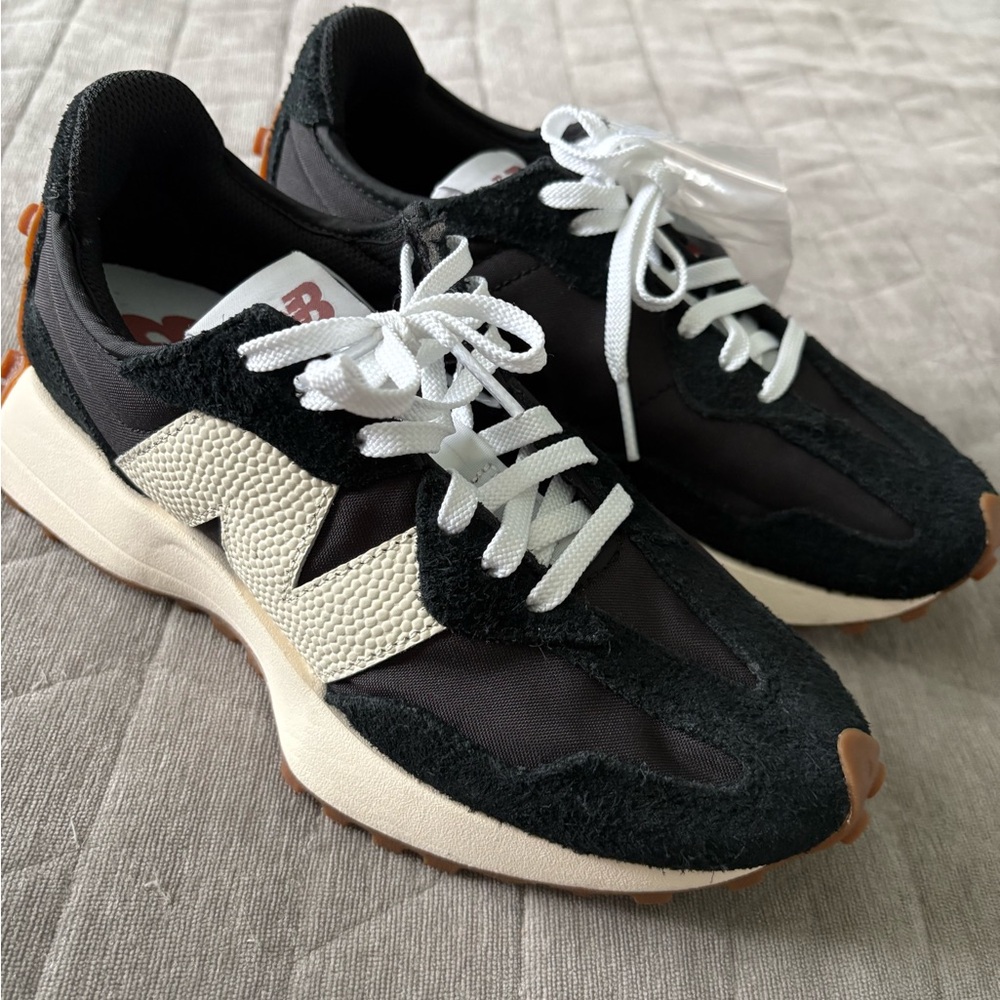 New Balance 327